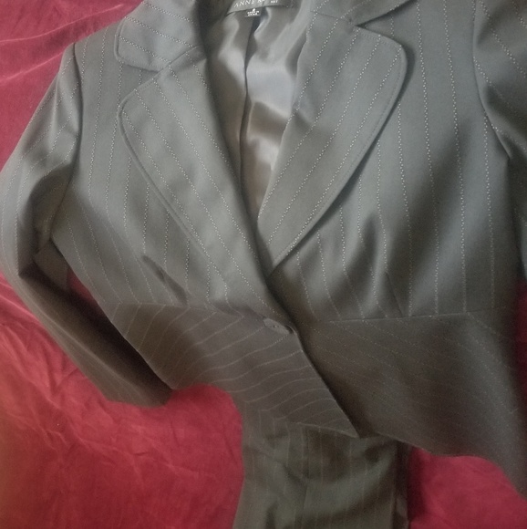 Anne Klein 2pc pant suit Stretch, Size 6 NWT - Picture 4 of 5